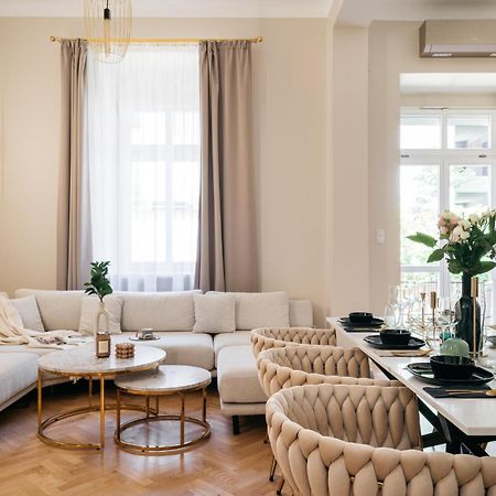 Old Town Oasis - Loftaffair Apartment Красков Екстериор снимка