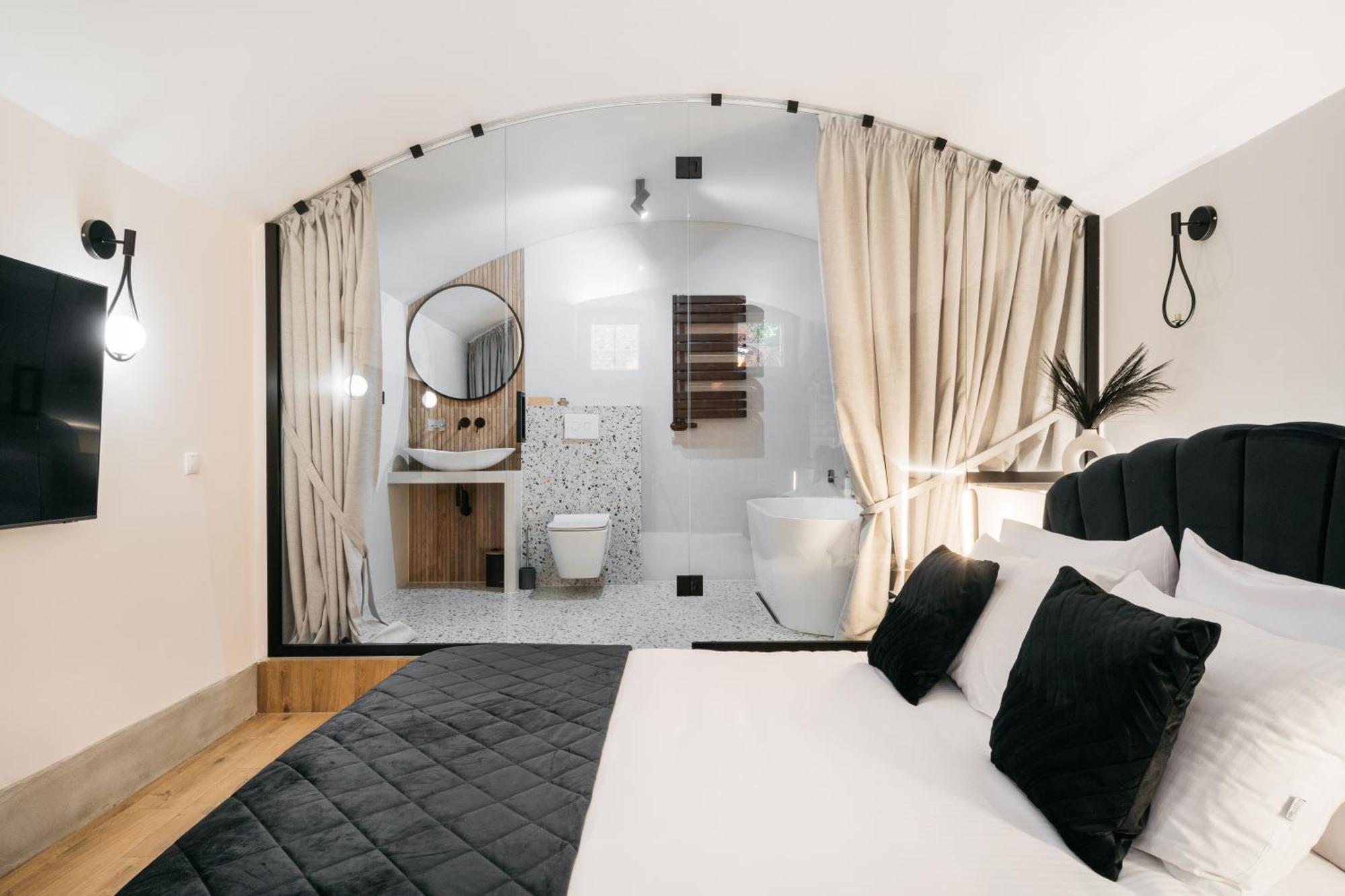 Old Town Oasis - Loftaffair Apartment Красков Екстериор снимка