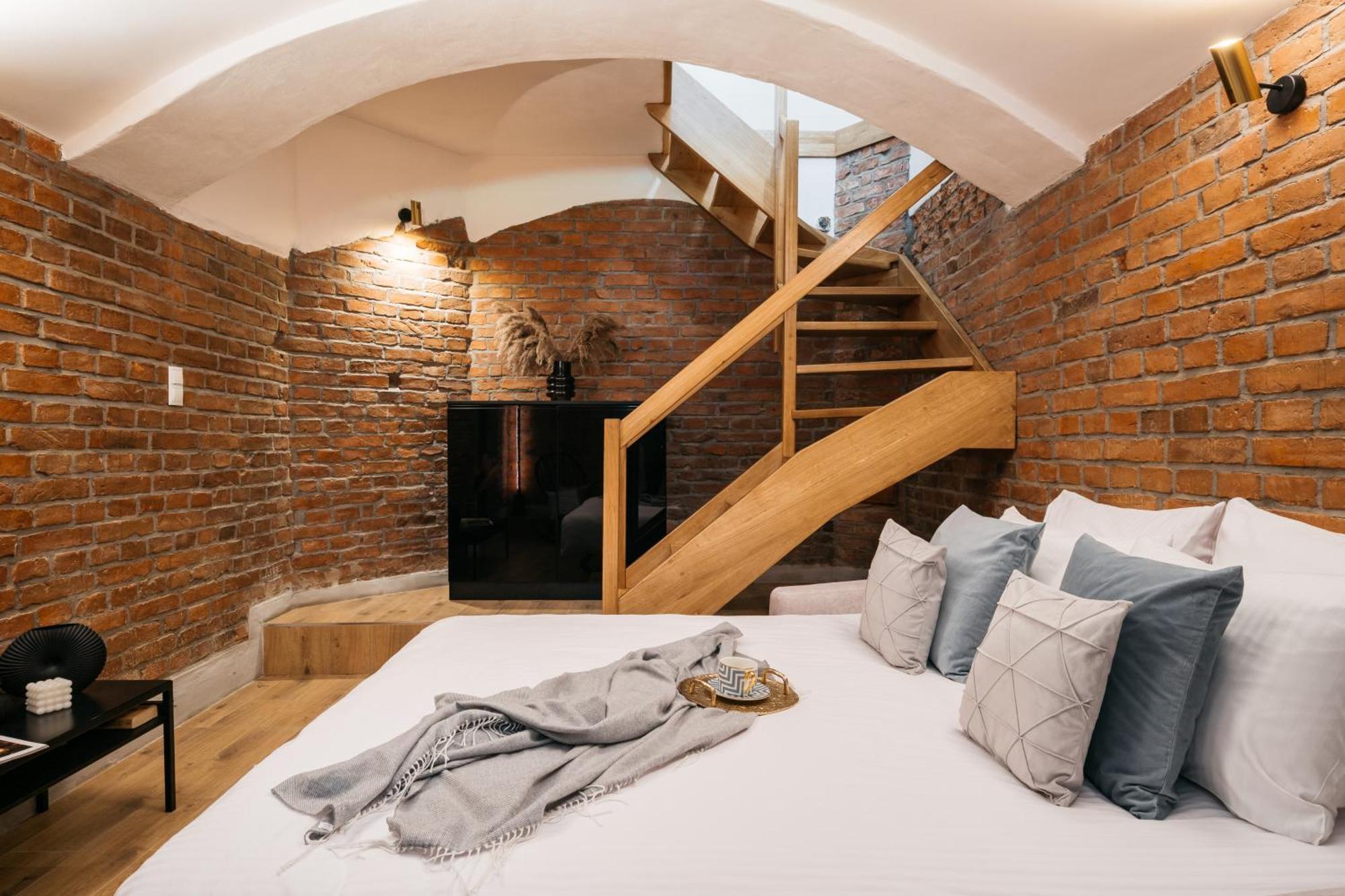 Old Town Oasis - Loftaffair Apartment Красков Екстериор снимка