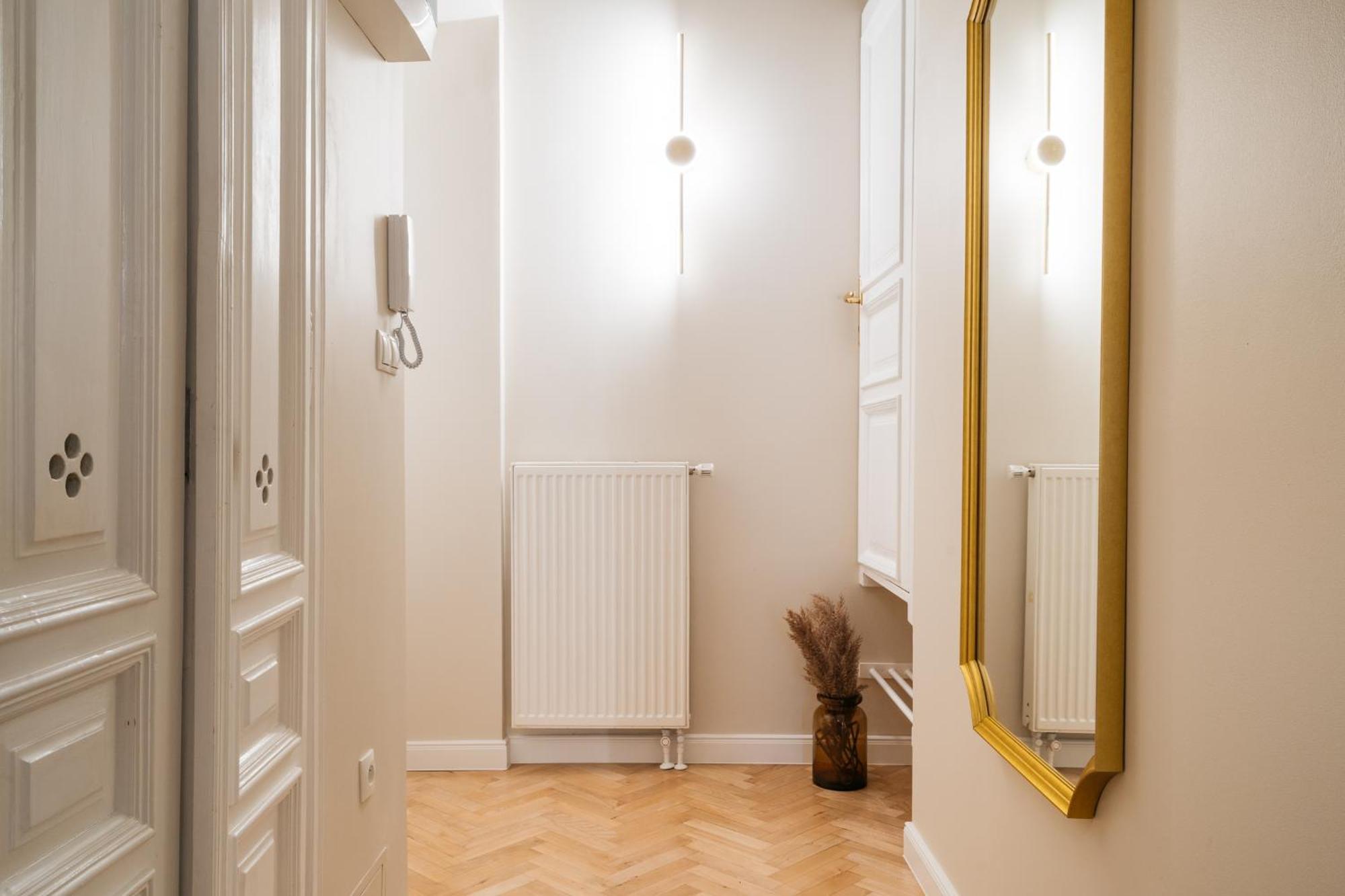Old Town Oasis - Loftaffair Apartment Красков Екстериор снимка
