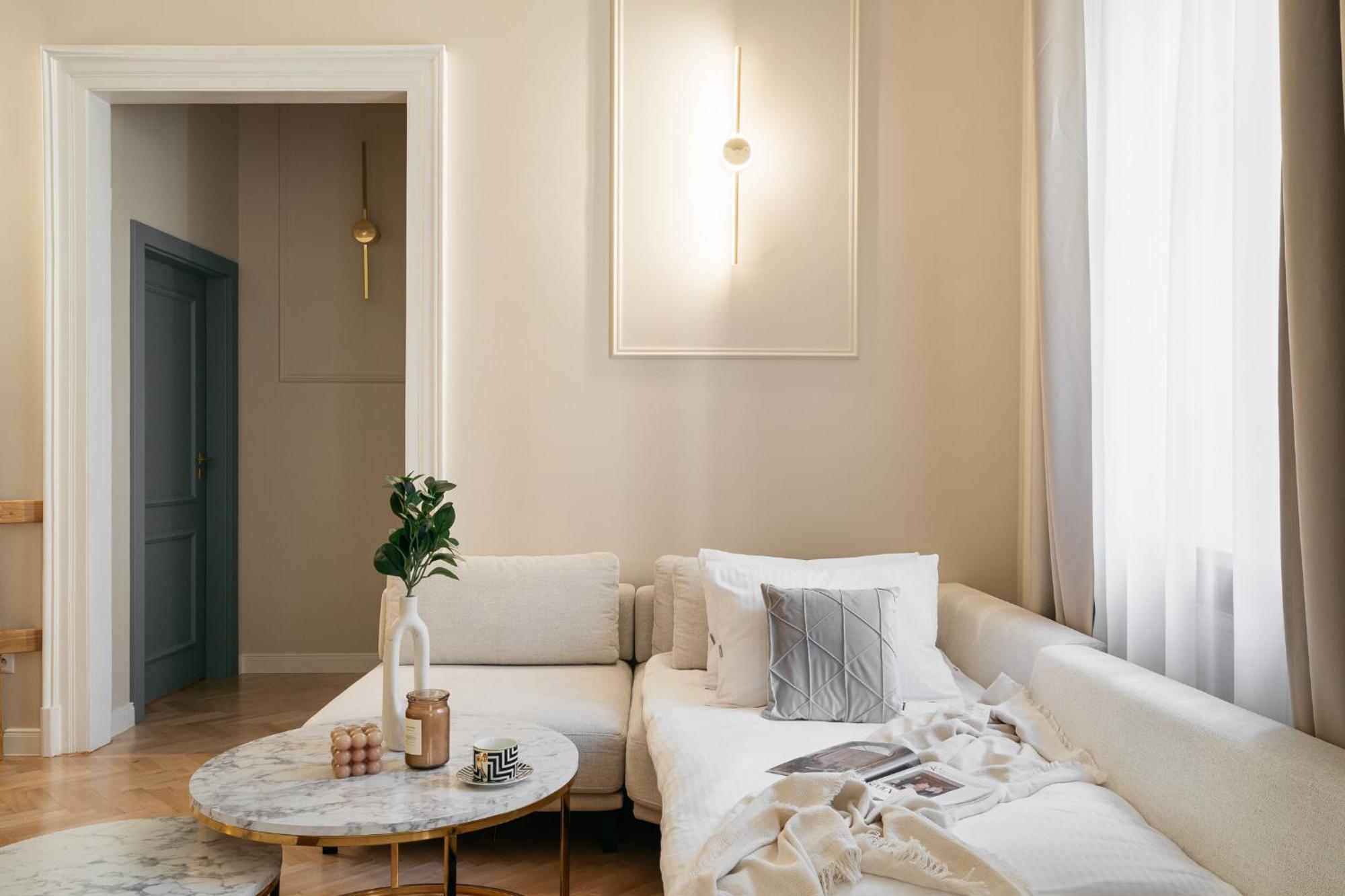 Old Town Oasis - Loftaffair Apartment Красков Екстериор снимка
